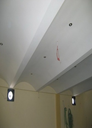 подвесные двухуровневые потолки из гипсокартона